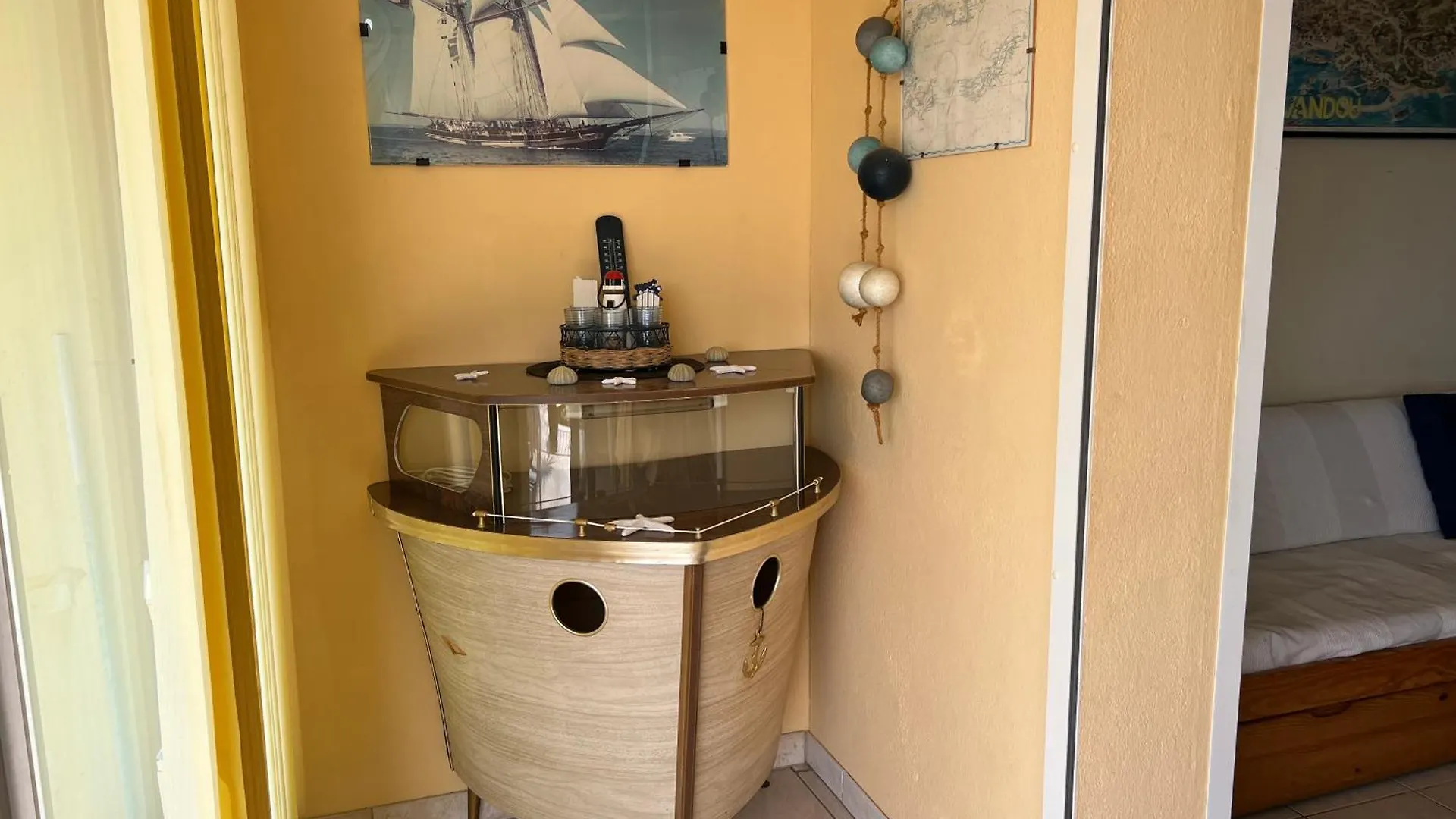 Appartement Avec Superbe Terrasse Pour 4 Personnes Le Lavandou 0*,  Francia
