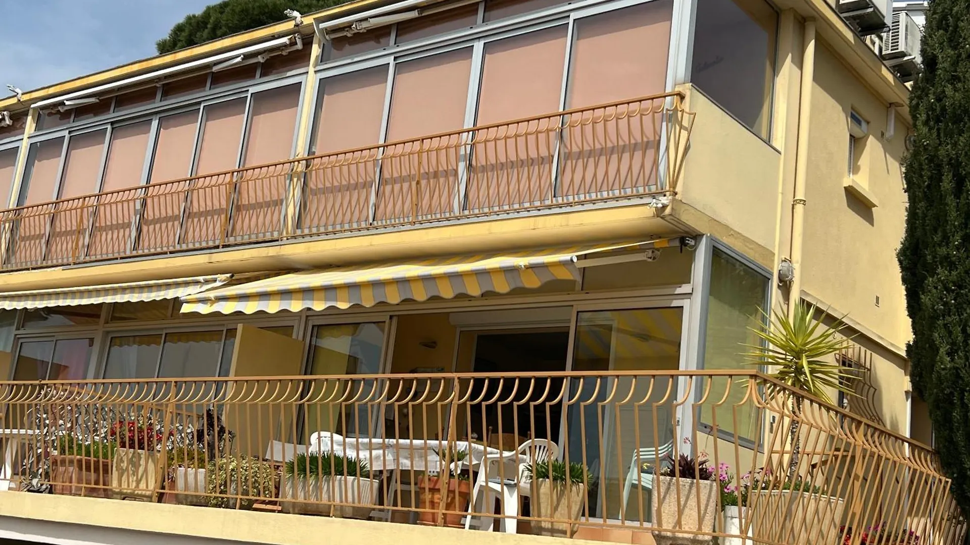 Appartamento Appartement Avec Superbe Terrasse Pour 4 Personnes Le Lavandou Francia